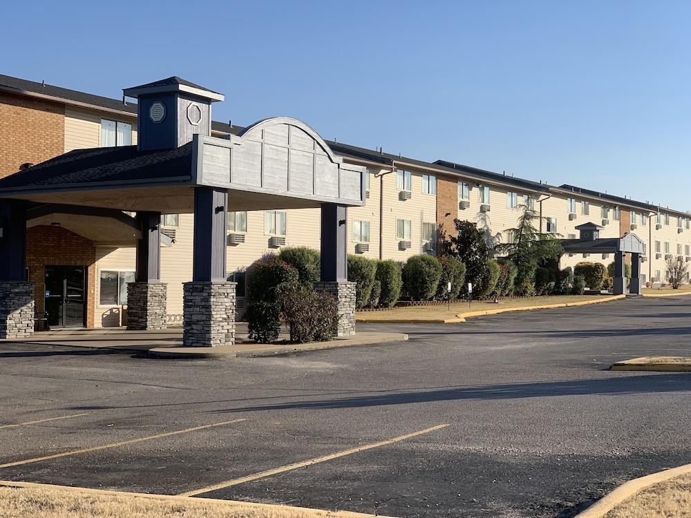 Brentwood Inn Clinton Bagian luar foto