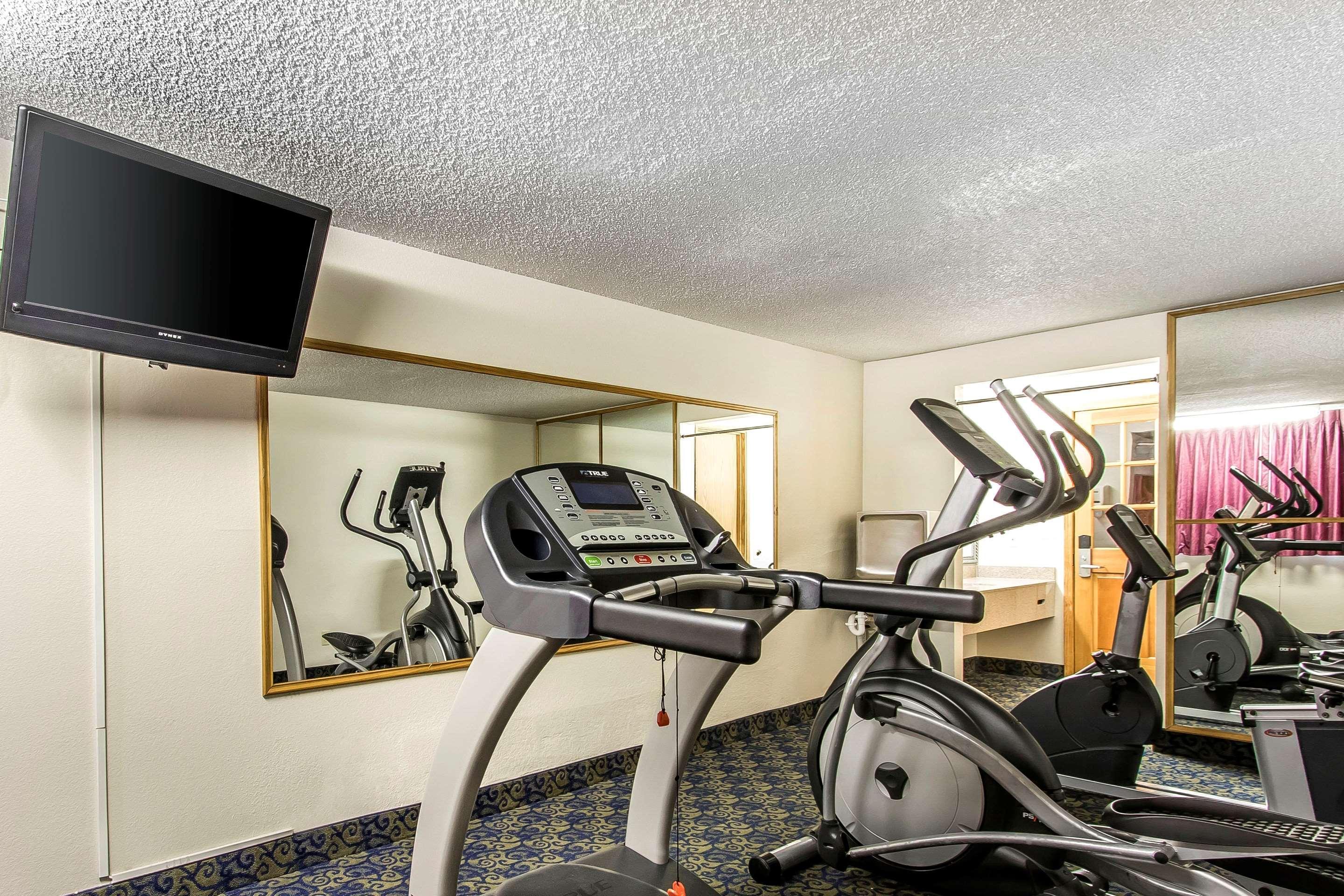 Brentwood Inn Clinton Bagian luar foto