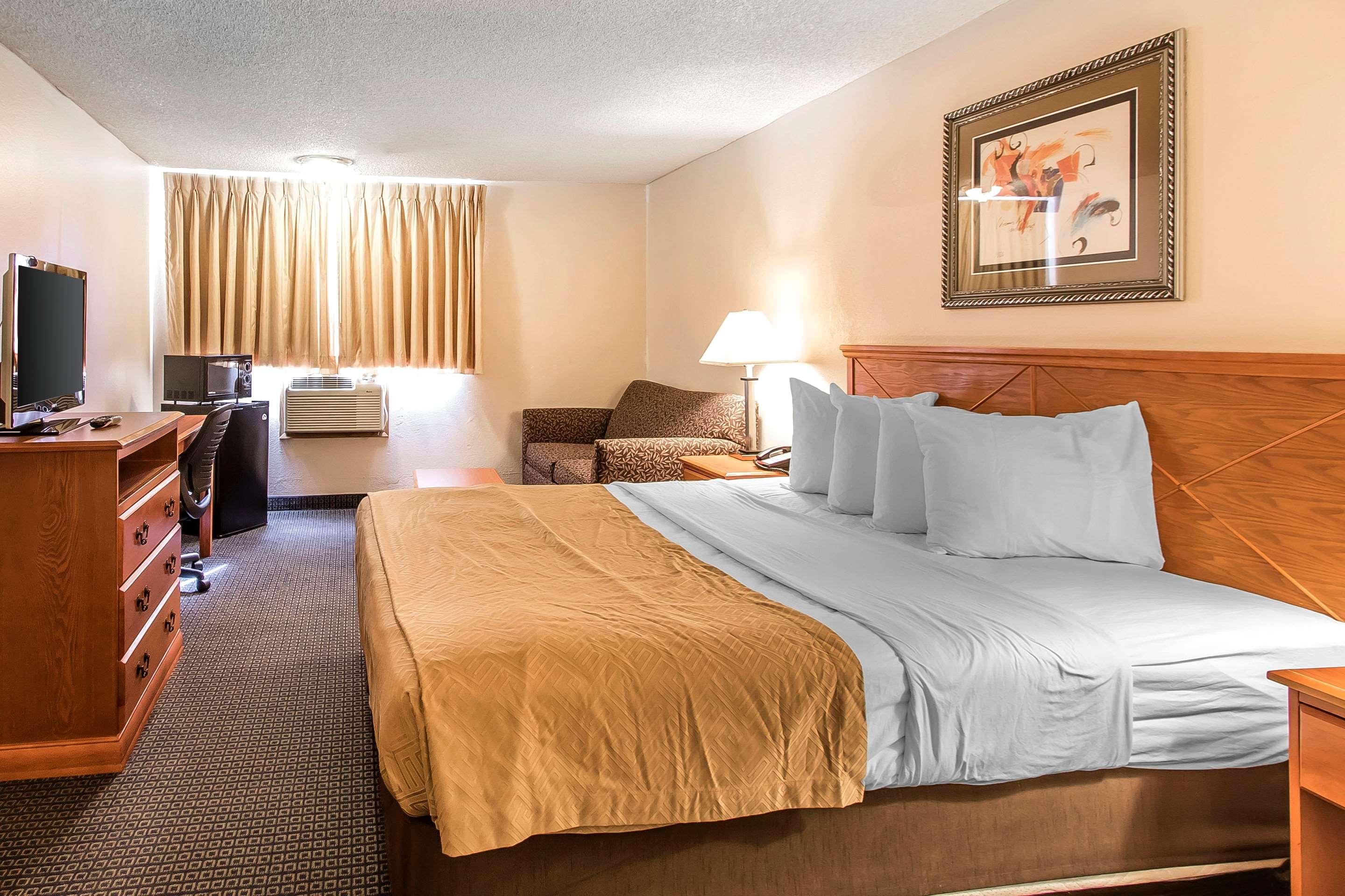 Brentwood Inn Clinton Bagian luar foto